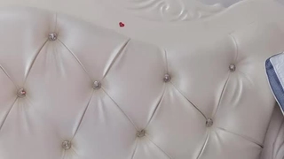 里面的手指使我兴奋的呻吟母老虎
