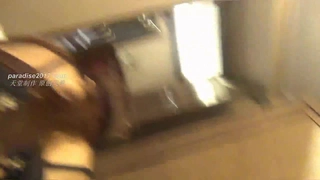 罕见5P疯狂大作战 和哥们找三个美女打牌玩脱衣服游戏 肤白奶大个个美女 轮操太爽 叫床一流 高清完整版