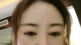 与年轻的莫莉·简和她的继父的卧室性爱