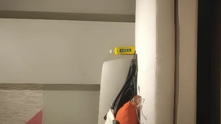 小个子女孩享受激烈的肛交,被舔阴部