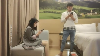 平面嫩模三穴全开！大喊：「肏我！肏我！浪我！」边拍摄边啪啪真刺激！